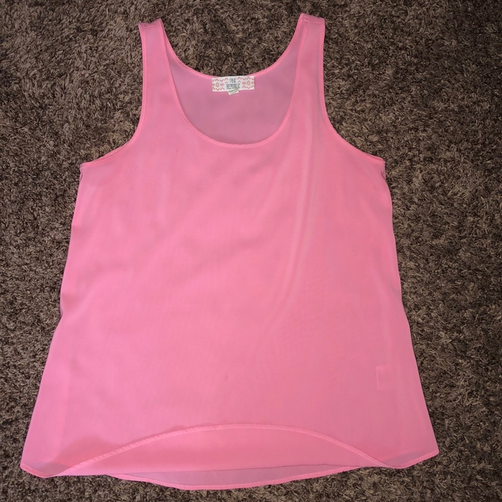 Coral non-fitted tank top: Pink Republic size S
